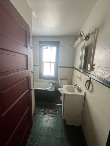 824 Franklin Avenue, New Castle, PA 16101