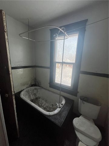824 Franklin Avenue, New Castle, PA 16101