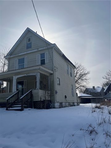 824 Franklin Avenue, New Castle, PA 16101