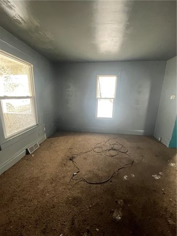 824 Franklin Avenue, New Castle, PA 16101