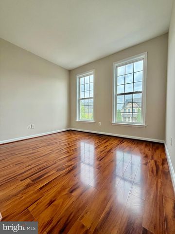 15519 EXMORE CT, Woodbridge, VA 22191