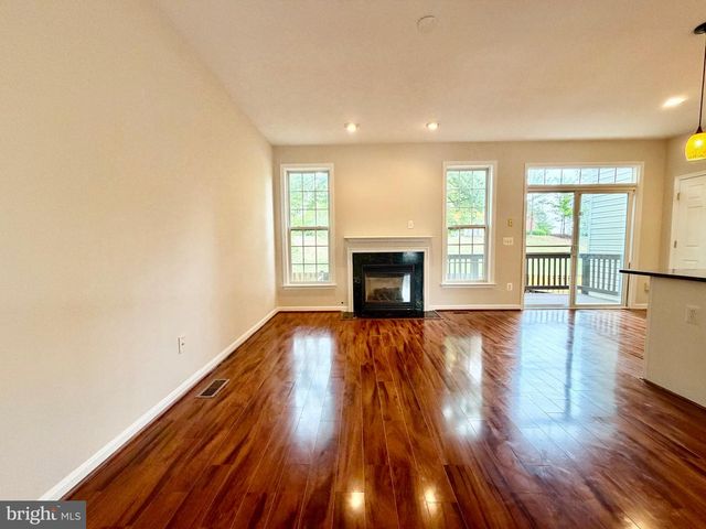 15519 EXMORE CT, Woodbridge, VA 22191