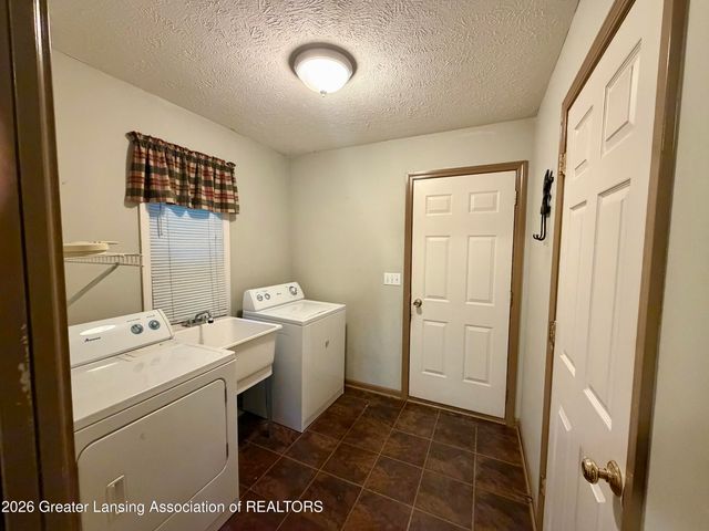 2578 Horstmeyer Road, Lansing, MI 48911