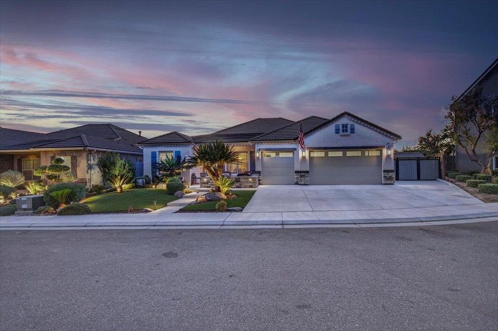 Image 1 of property listing at 330 Sentinel Drive S, Madera, CA 93636