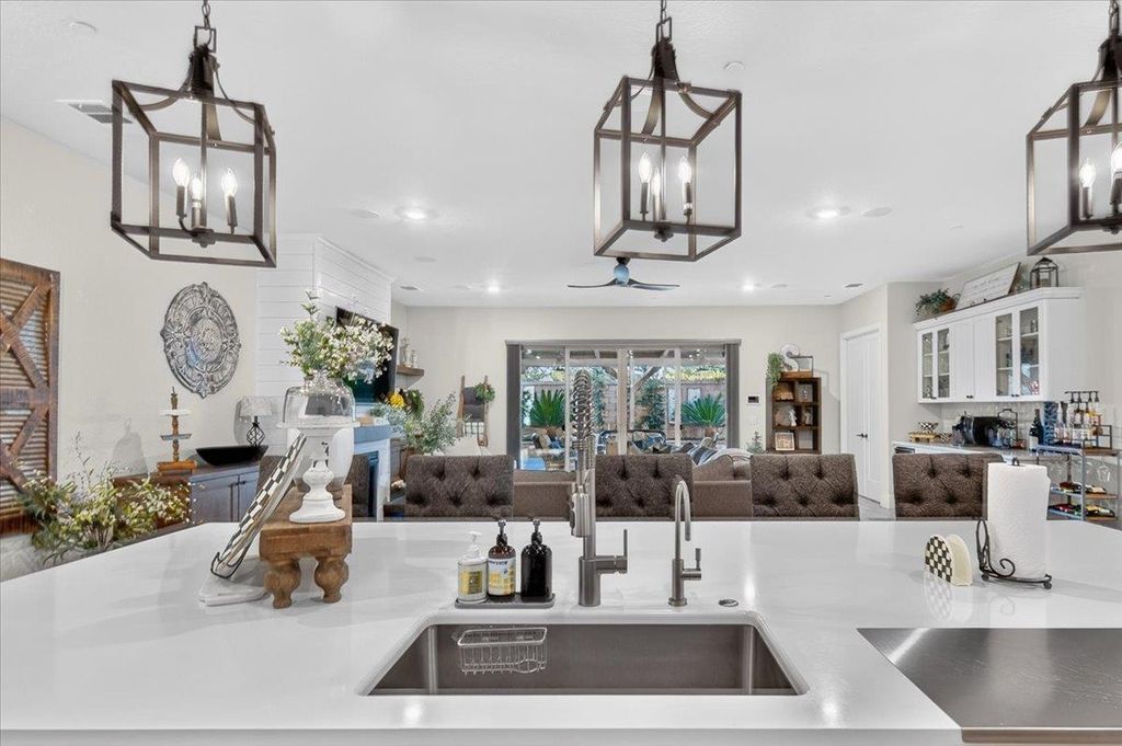 Image 31 of property listing at 330 Sentinel Drive S, Madera, CA 93636