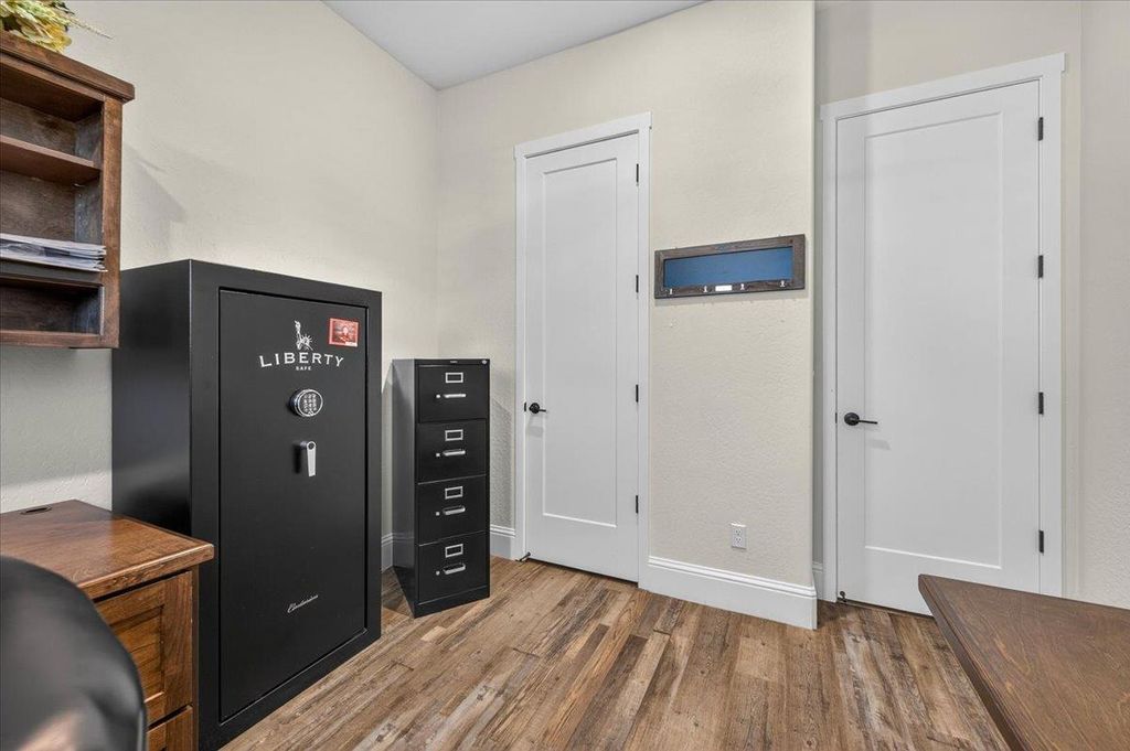 Image 33 of property listing at 330 Sentinel Drive S, Madera, CA 93636