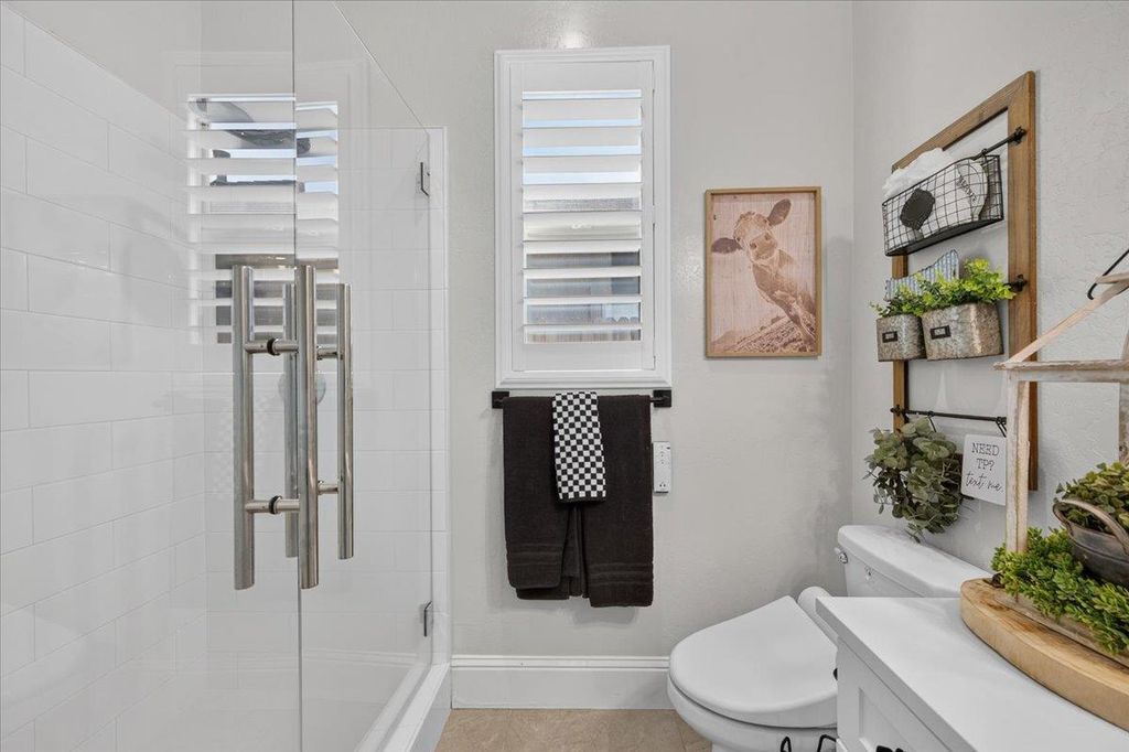 Image 35 of property listing at 330 Sentinel Drive S, Madera, CA 93636
