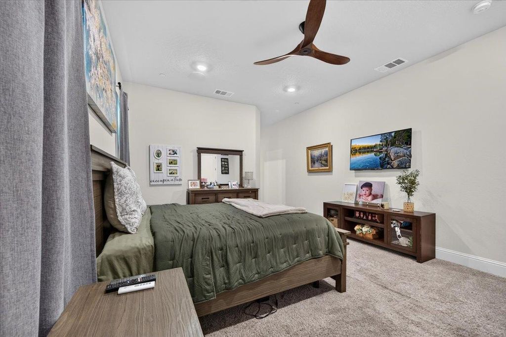 Image 37 of property listing at 330 Sentinel Drive S, Madera, CA 93636