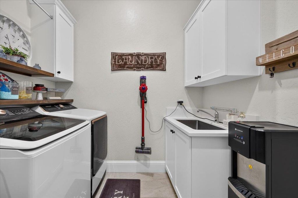 Image 44 of property listing at 330 Sentinel Drive S, Madera, CA 93636
