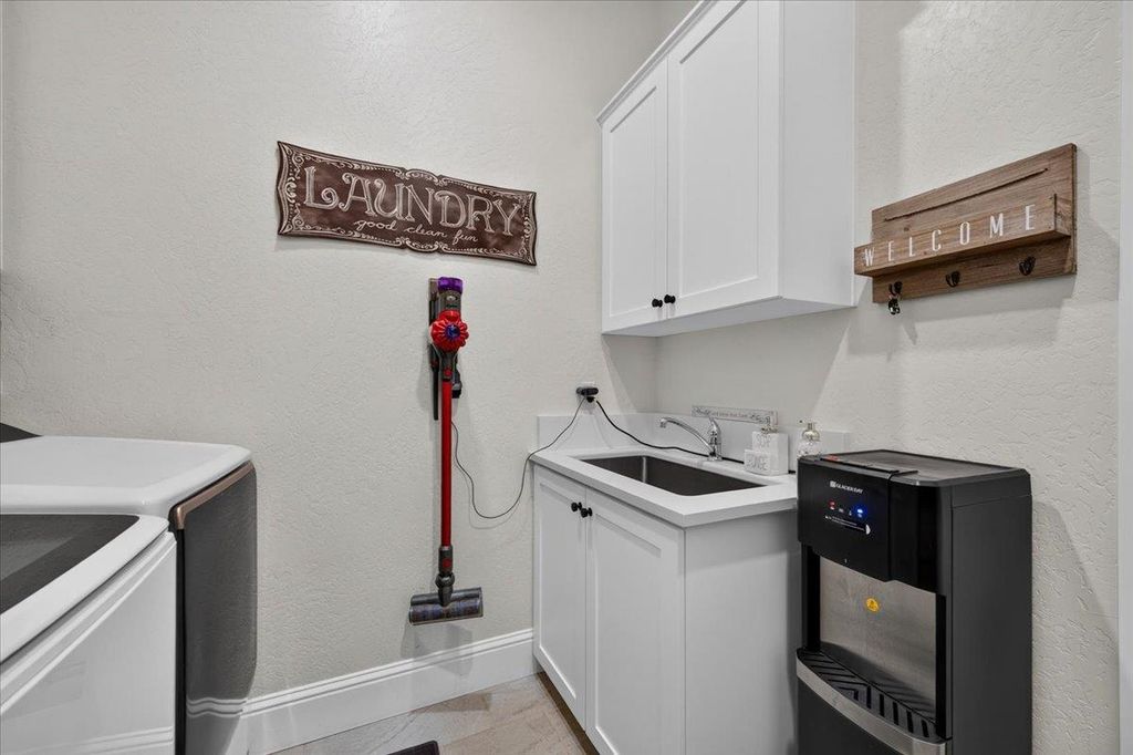 Image 46 of property listing at 330 Sentinel Drive S, Madera, CA 93636