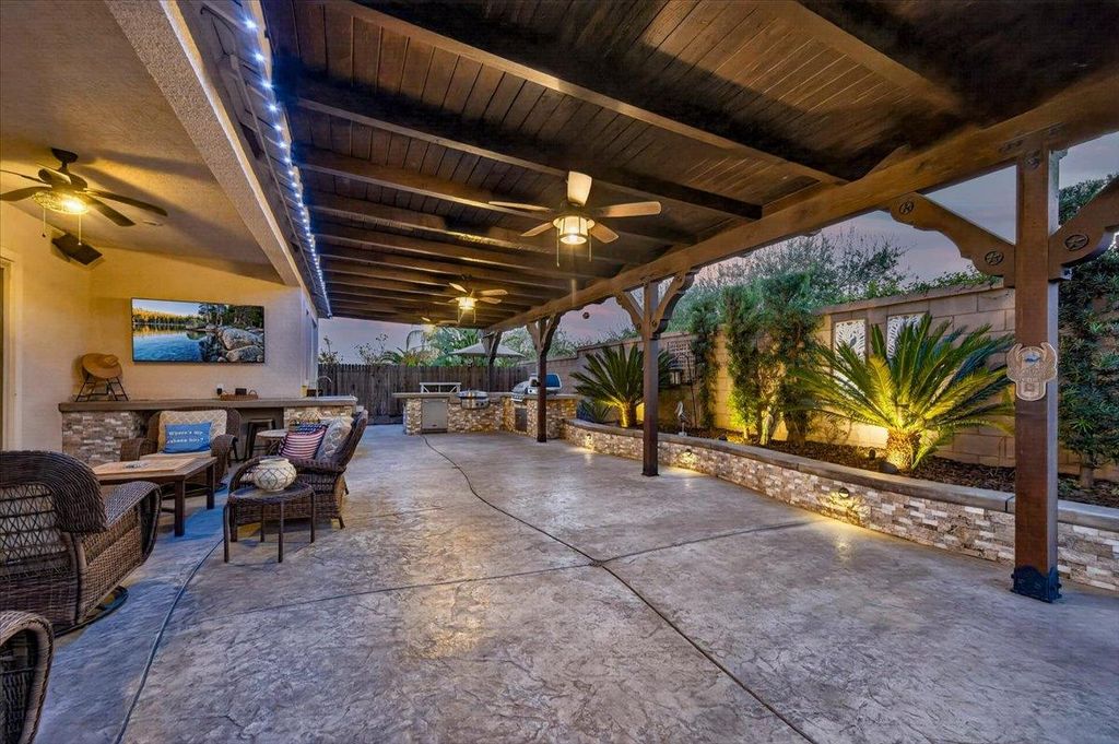 Image 48 of property listing at 330 Sentinel Drive S, Madera, CA 93636