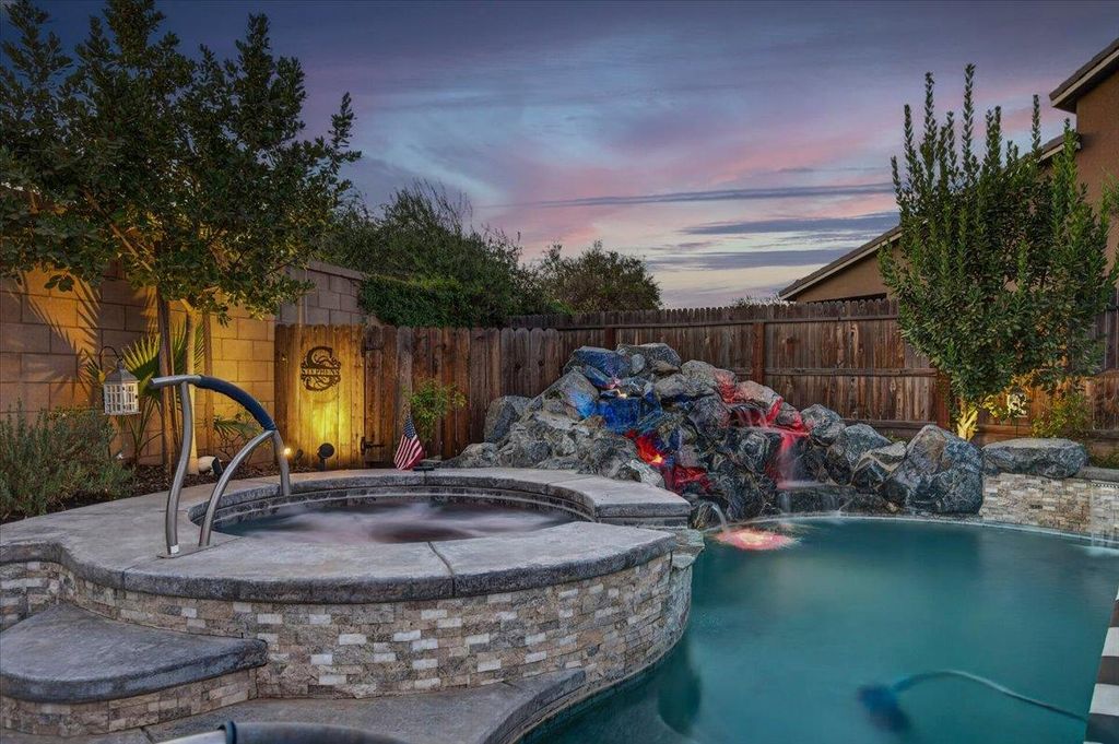 Image 52 of property listing at 330 Sentinel Drive S, Madera, CA 93636