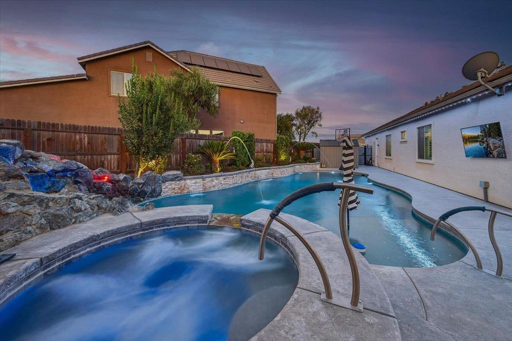 Image 54 of property listing at 330 Sentinel Drive S, Madera, CA 93636