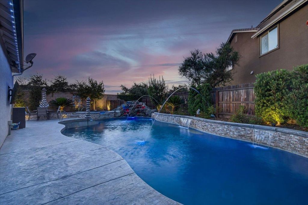 Image 55 of property listing at 330 Sentinel Drive S, Madera, CA 93636