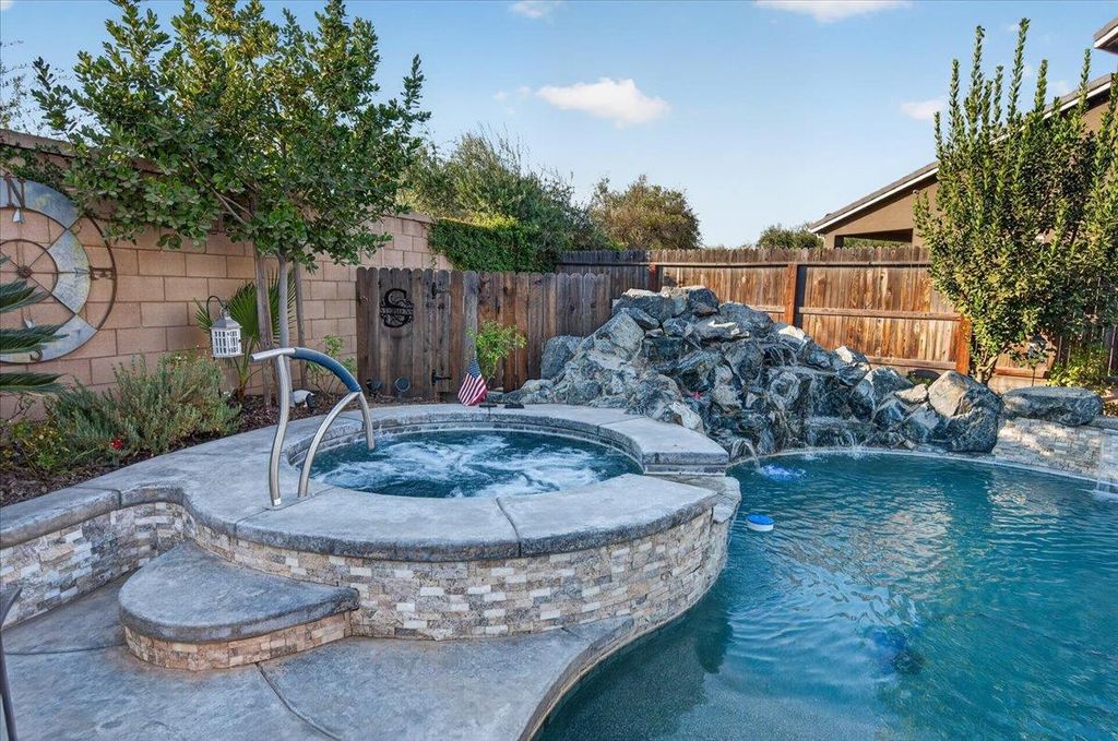 Image 59 of property listing at 330 Sentinel Drive S, Madera, CA 93636