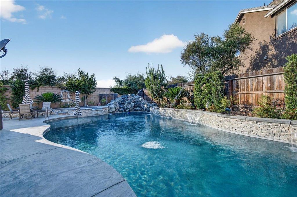 Image 61 of property listing at 330 Sentinel Drive S, Madera, CA 93636