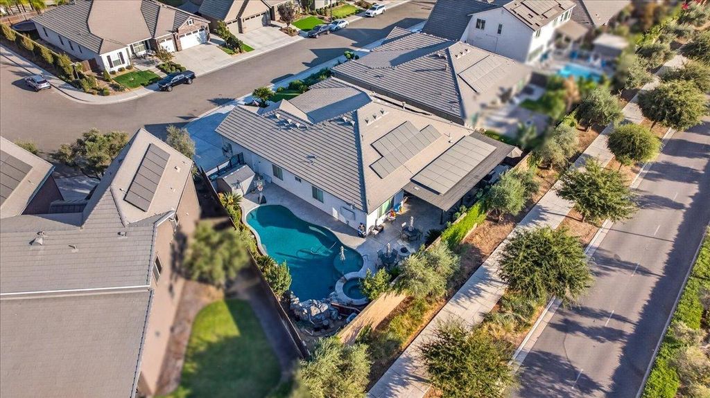 Image 63 of property listing at 330 Sentinel Drive S, Madera, CA 93636
