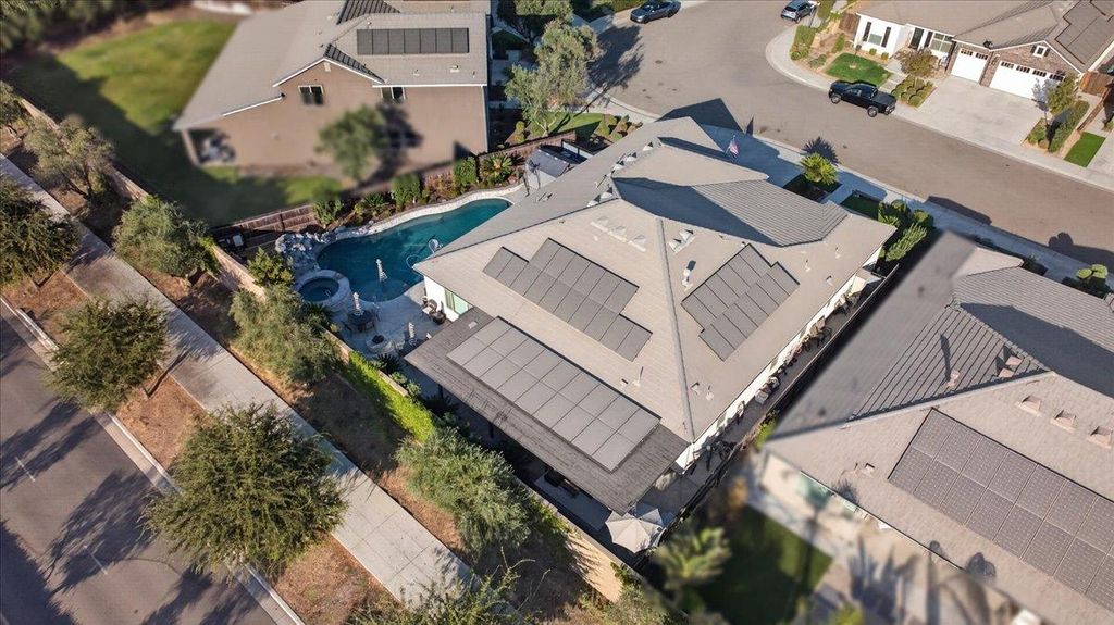 Image 66 of property listing at 330 Sentinel Drive S, Madera, CA 93636