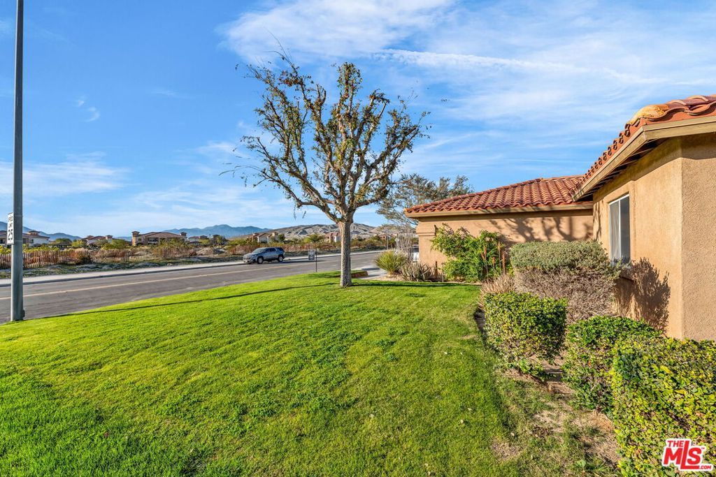 Image 5 of property listing at 30940 Robert Road, Thousand Palms, CA 92276