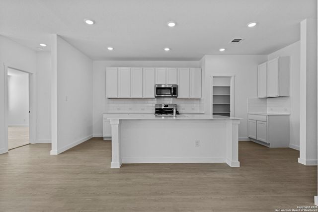 726 Bee Ridge Pt, New Braunfels, TX 78130