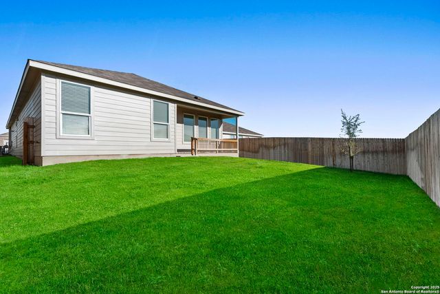 726 Bee Ridge Pt, New Braunfels, TX 78130