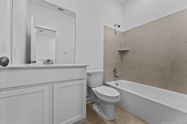 726 Bee Ridge Pt, New Braunfels, TX 78130