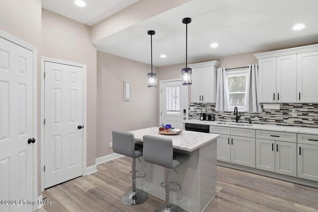 2201 Dumesnil St, Louisville, KY 40210