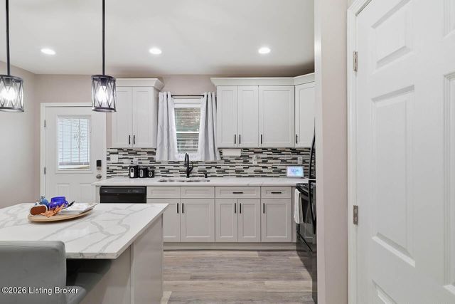 2201 Dumesnil St, Louisville, KY 40210