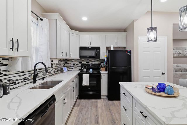 2201 Dumesnil St, Louisville, KY 40210