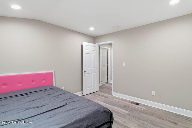 2201 Dumesnil St, Louisville, KY 40210