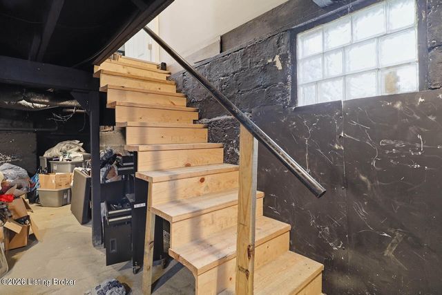 2201 Dumesnil St, Louisville, KY 40210