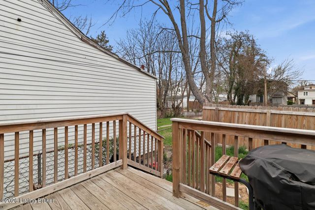 2201 Dumesnil St, Louisville, KY 40210