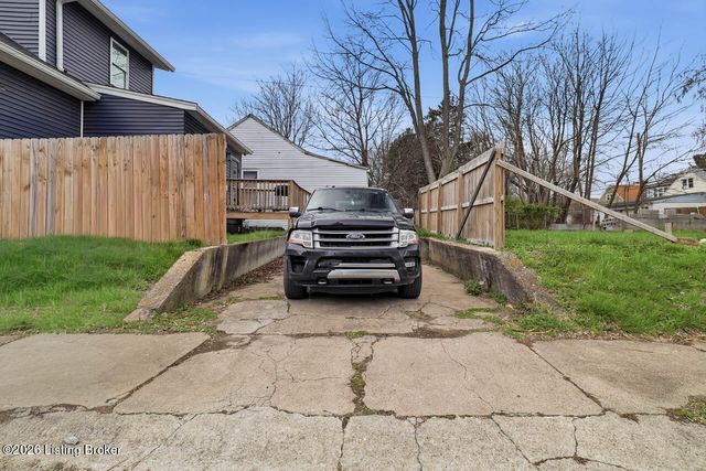 2201 Dumesnil St, Louisville, KY 40210