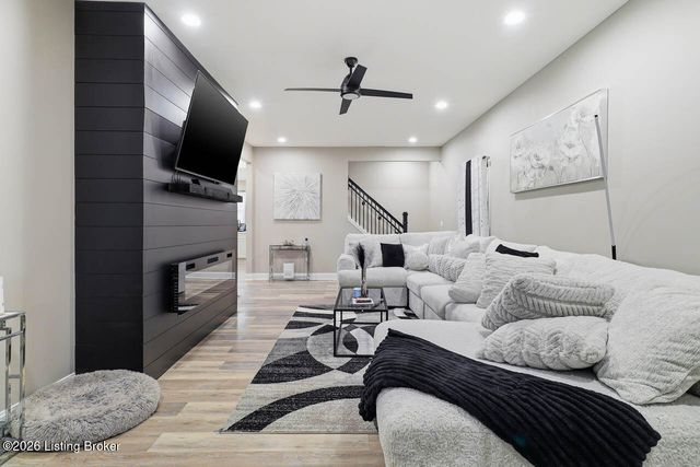 2201 Dumesnil St, Louisville, KY 40210