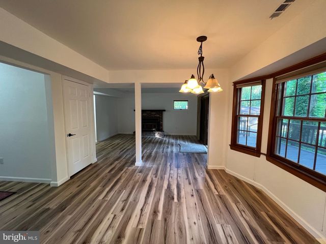 30 INDEPENDENCE CT, Swedesboro, NJ 08085