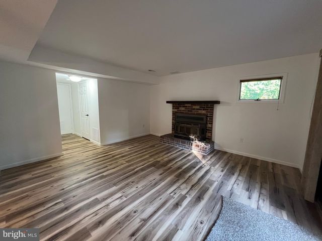 30 INDEPENDENCE CT, Swedesboro, NJ 08085