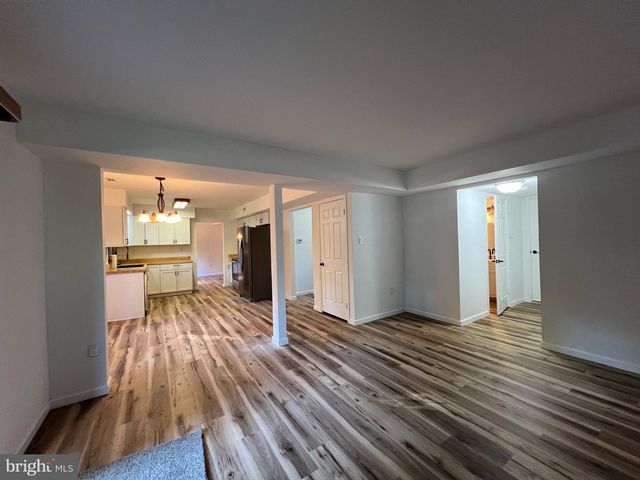 30 INDEPENDENCE CT, Swedesboro, NJ 08085