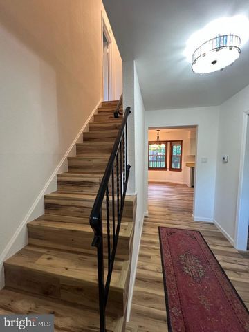 30 INDEPENDENCE CT, Swedesboro, NJ 08085