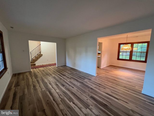 30 INDEPENDENCE CT, Swedesboro, NJ 08085