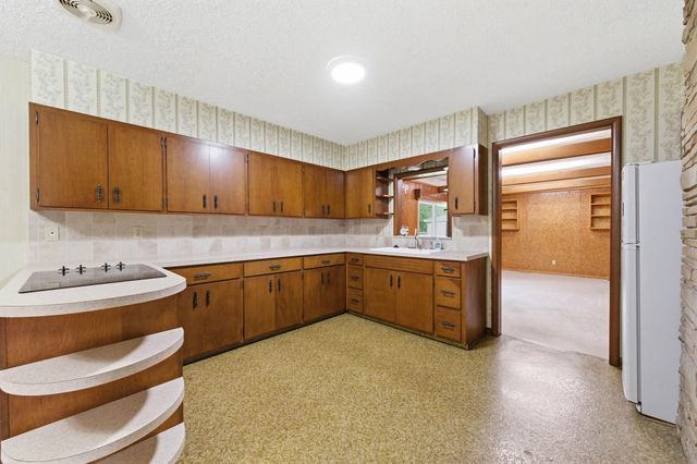 6101 S Ellis, Wichita, KS 67216