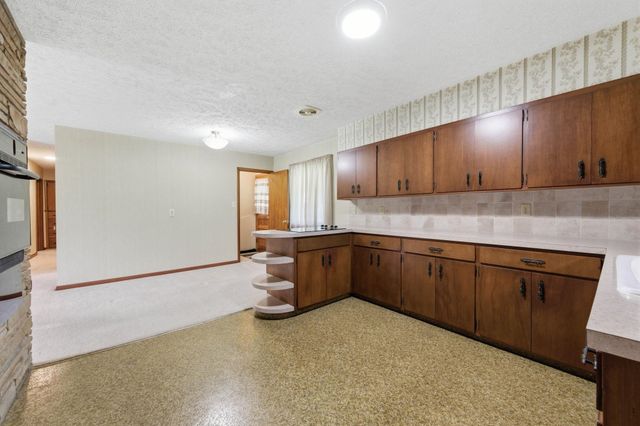 6101 S Ellis, Wichita, KS 67216