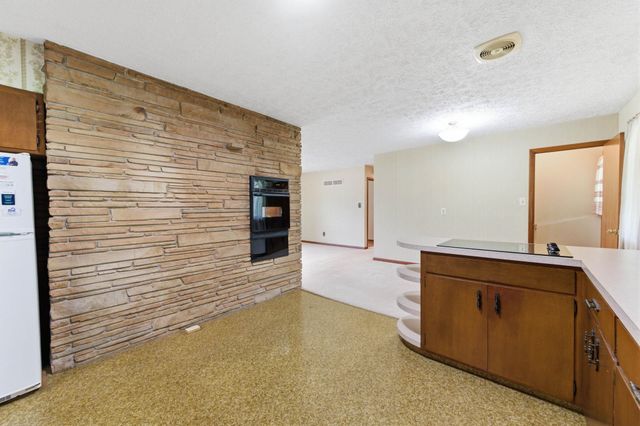 6101 S Ellis, Wichita, KS 67216