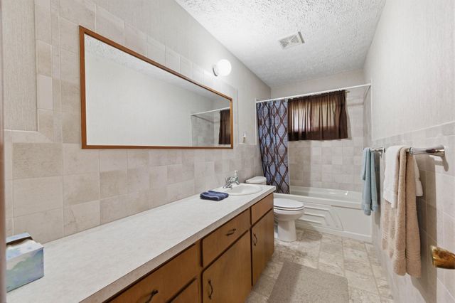 6101 S Ellis, Wichita, KS 67216