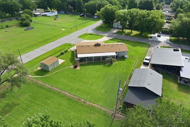 6101 S Ellis, Wichita, KS 67216