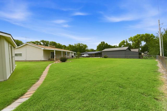 6101 S Ellis, Wichita, KS 67216