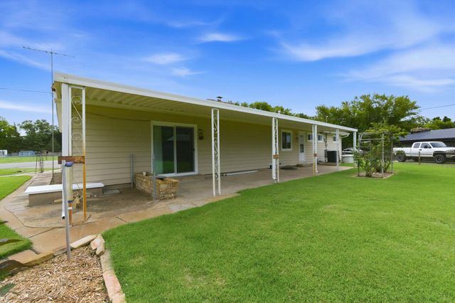 6101 S Ellis, Wichita, KS 67216