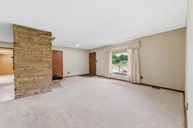 6101 S Ellis, Wichita, KS 67216