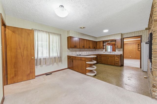 6101 S Ellis, Wichita, KS 67216