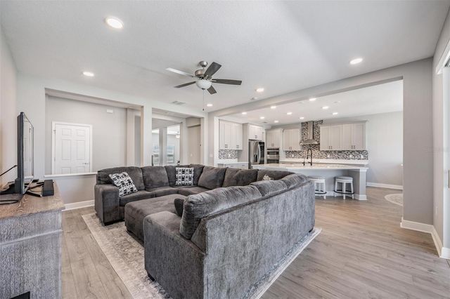 33115 SYCAMORE LEAF DRIVE, Wesley Chapel, FL 33545