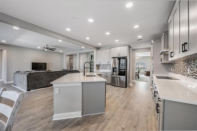 33115 SYCAMORE LEAF DRIVE, Wesley Chapel, FL 33545